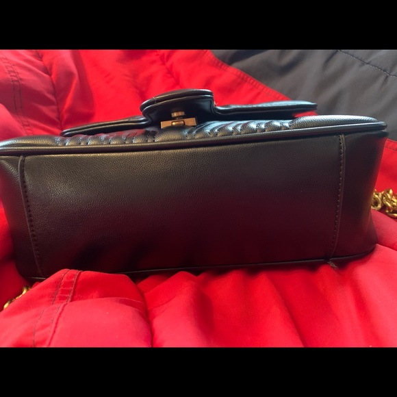GUCCI Black GG Marmont Small Top Handle Bag - Picture 4 of 8